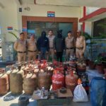 कोतवाल सुशील कुमार की अगुवाई में बड़ी कार्रवाई,34 गैस सिलेंडर के साथ अवैध रिफिलिंग गैंग पकड़ा